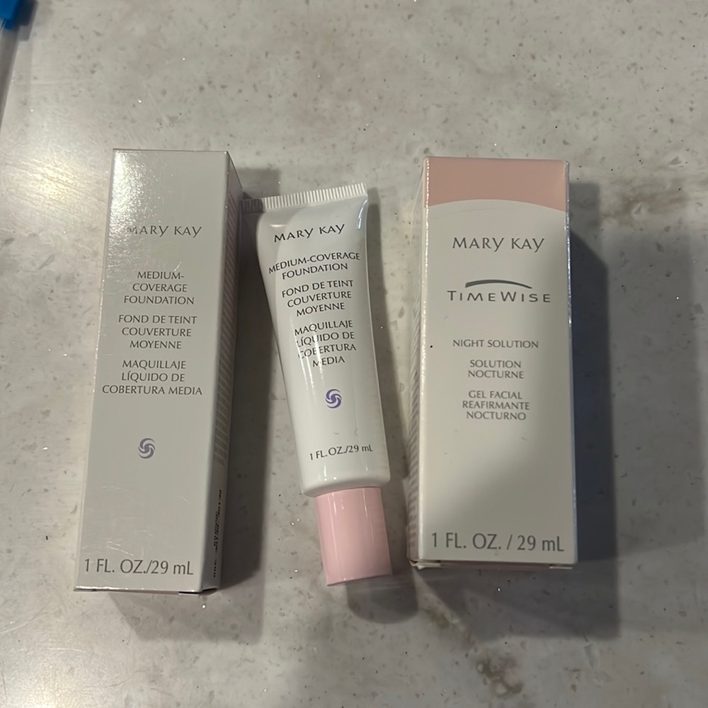 Mary Kay beige 300 foundation 2 pack with Timewise night solution included